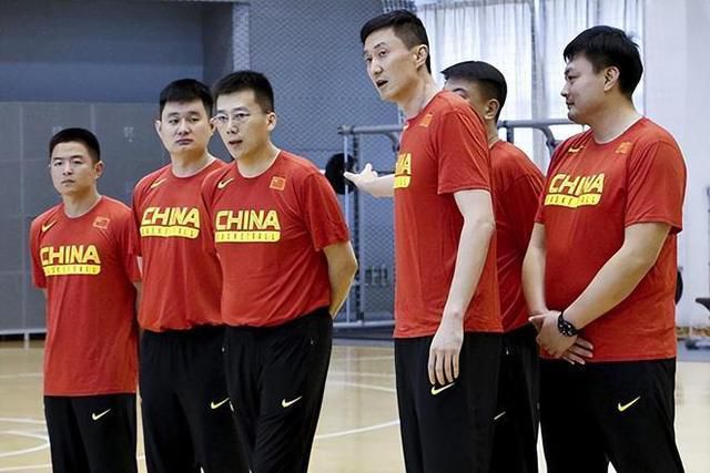 希望克罗斯回归国家队吗？——如果克罗斯回到德国队效力，那么德国队将拥有世界上最优秀的中场球员之一。